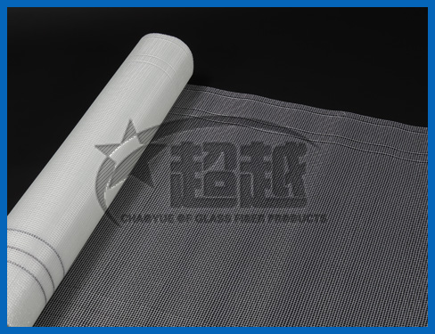 耐堿網格布是采用耐堿玻璃纖維紡織，面層涂以耐堿防水高分子材料制成。耐堿是指玻璃纖維網格布不會因為堿性環境而被腐蝕。玻璃纖維網格布基本上都是做外墻保溫材料使用的，其中水泥、抗力砂漿等都是呈堿性的，玻璃纖